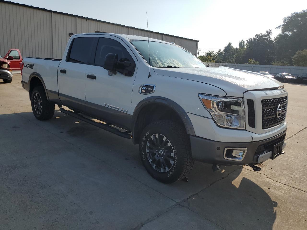 2018 Nissan Titan Xd Sl - Image 4
