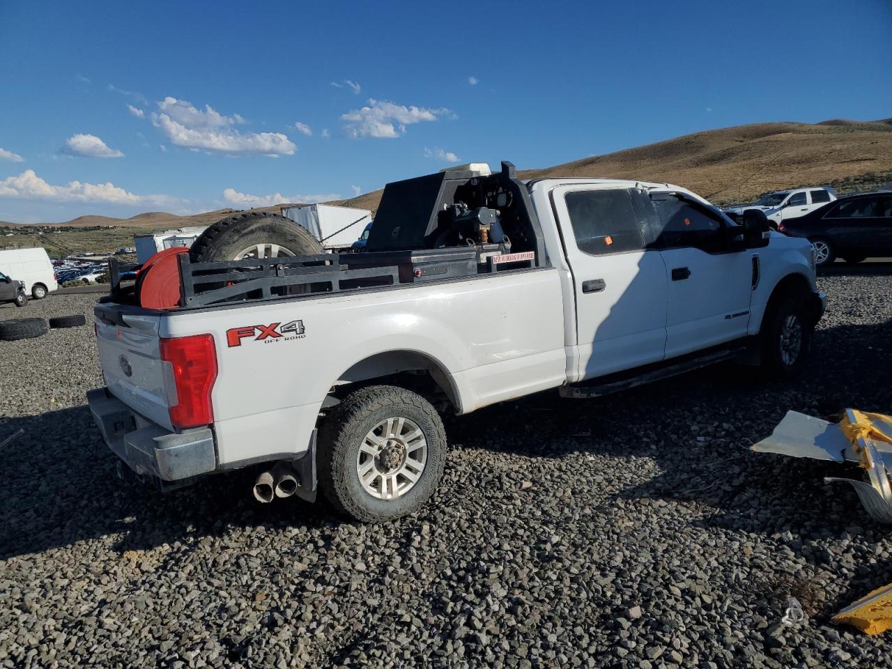2017 Ford F250 Super Duty - Фото 3