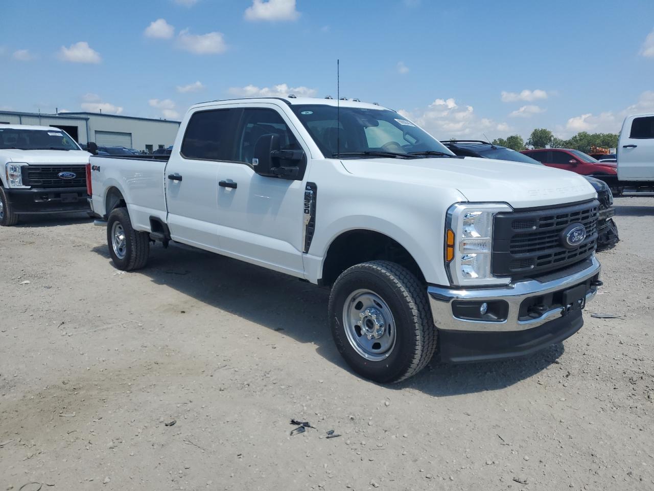 2024 Ford F350 Super Duty - Фото 4