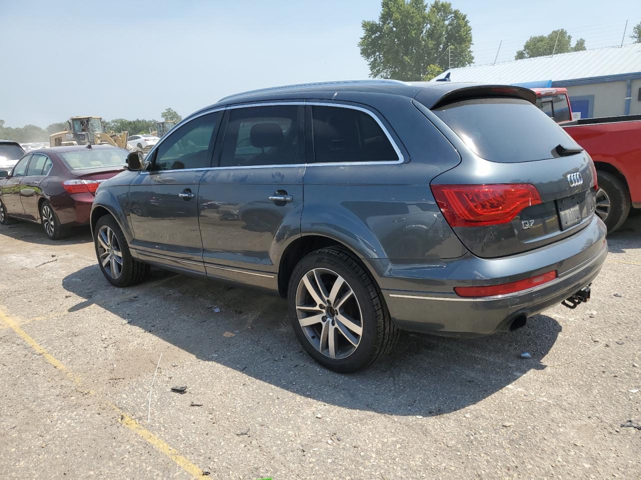 2013 Audi Q7 Premium Plus - Image 2