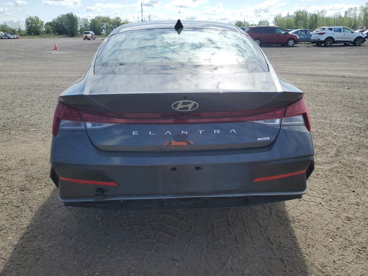 2025 Hyundai Elantra Limited - Image 6