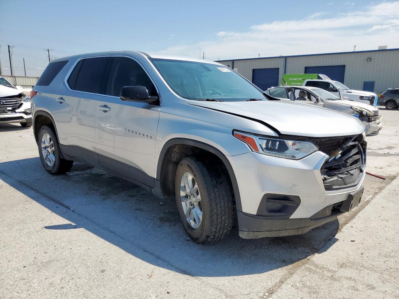 2018 Chevrolet Traverse Ls - Фото 4