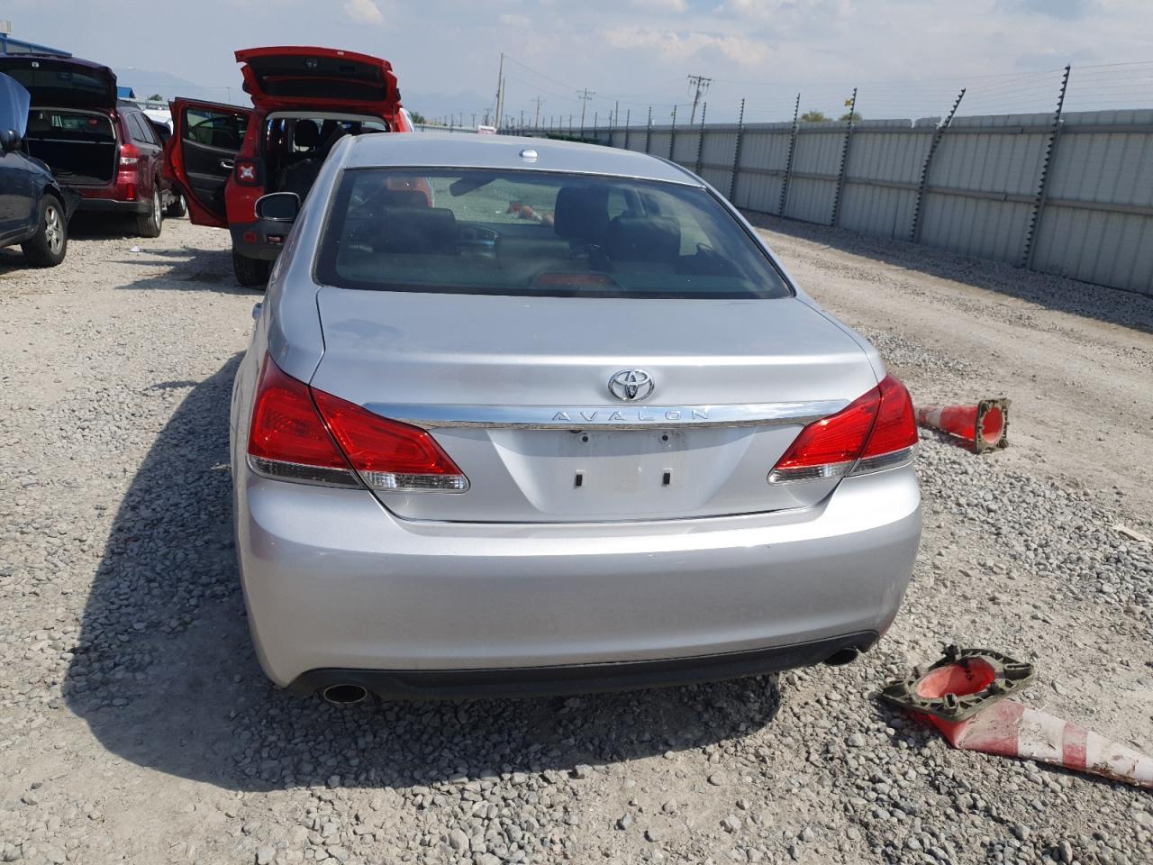 2011 Toyota Avalon Base - Фото 6