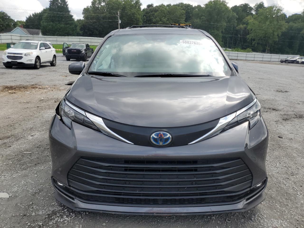 2025 Toyota Sienna Xle - Фото 5