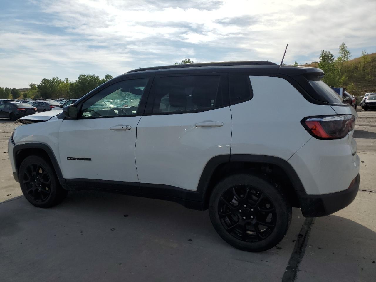 2023 Jeep Compass Latitude - Фото 2