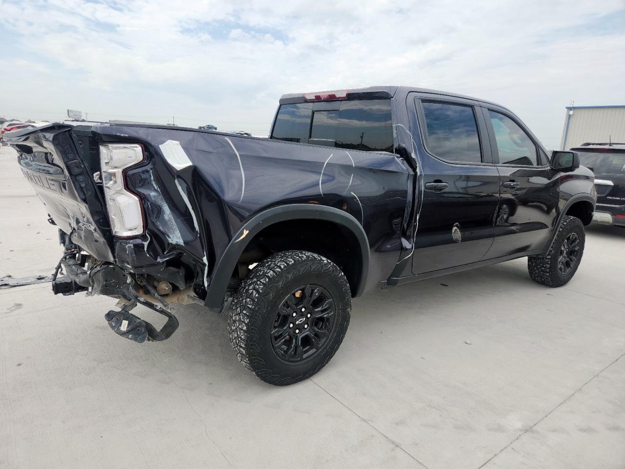 2022 Chevrolet Silverado K1500 Zr2 - Фото 3