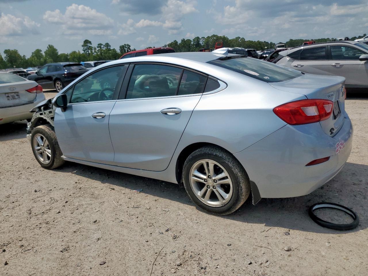 2017 Chevrolet Cruze Lt - Фото 2