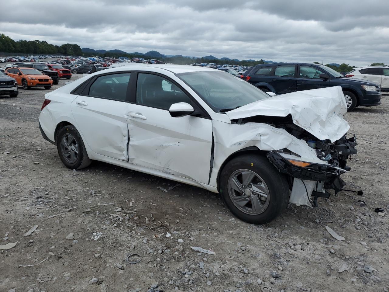 2024 Hyundai Elantra Se - Фото 4