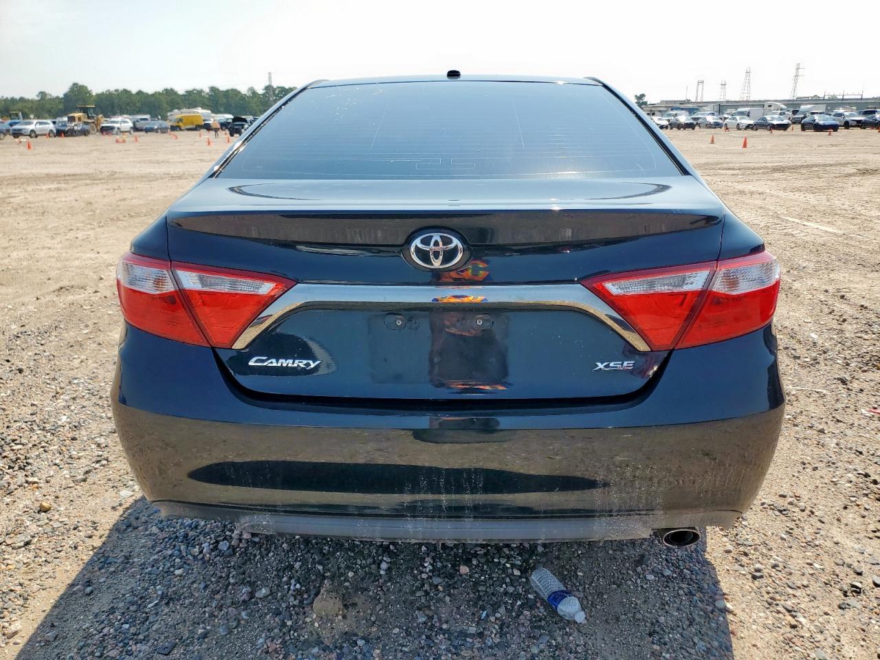2016 Toyota Camry Le - Image 6