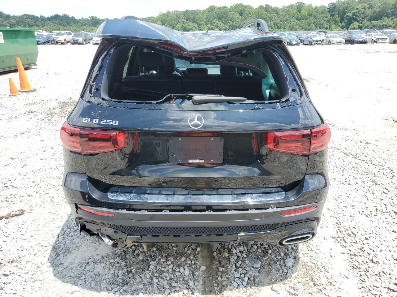 2025 Mercedes-Benz Glb 250 - Image 6