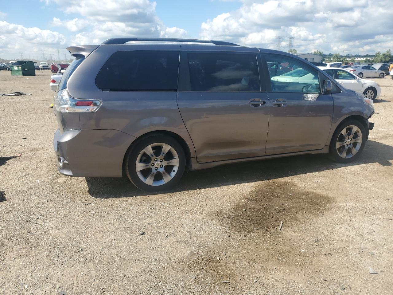 2012 Toyota Sienna Sport - Image 3