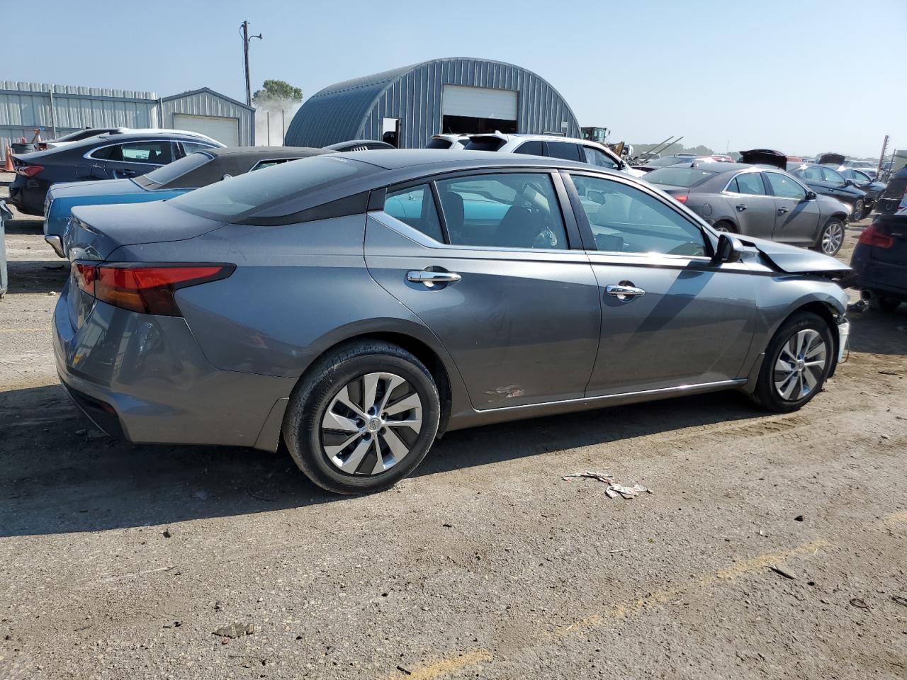 2021 Nissan Altima S - Фото 3
