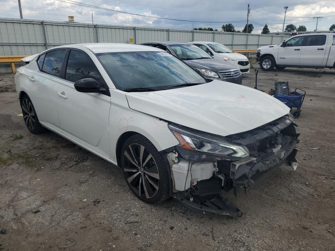 2022 Nissan Altima Sr - Фото 4