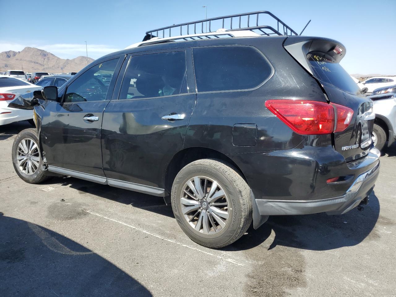 2018 Nissan Pathfinder S - Image 2