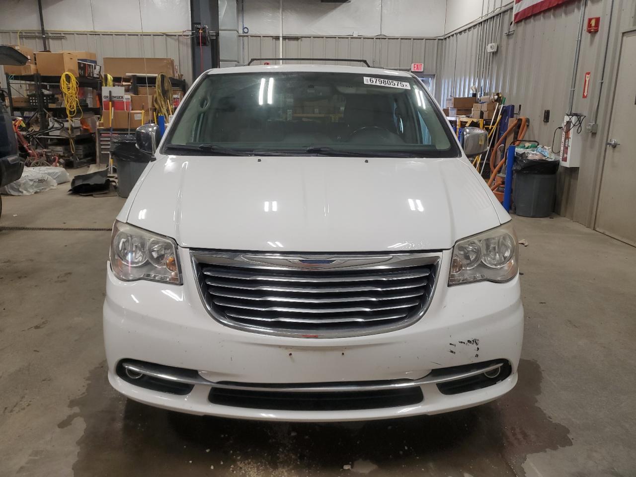 2014 Chrysler Town & Country Touring L - Image 5