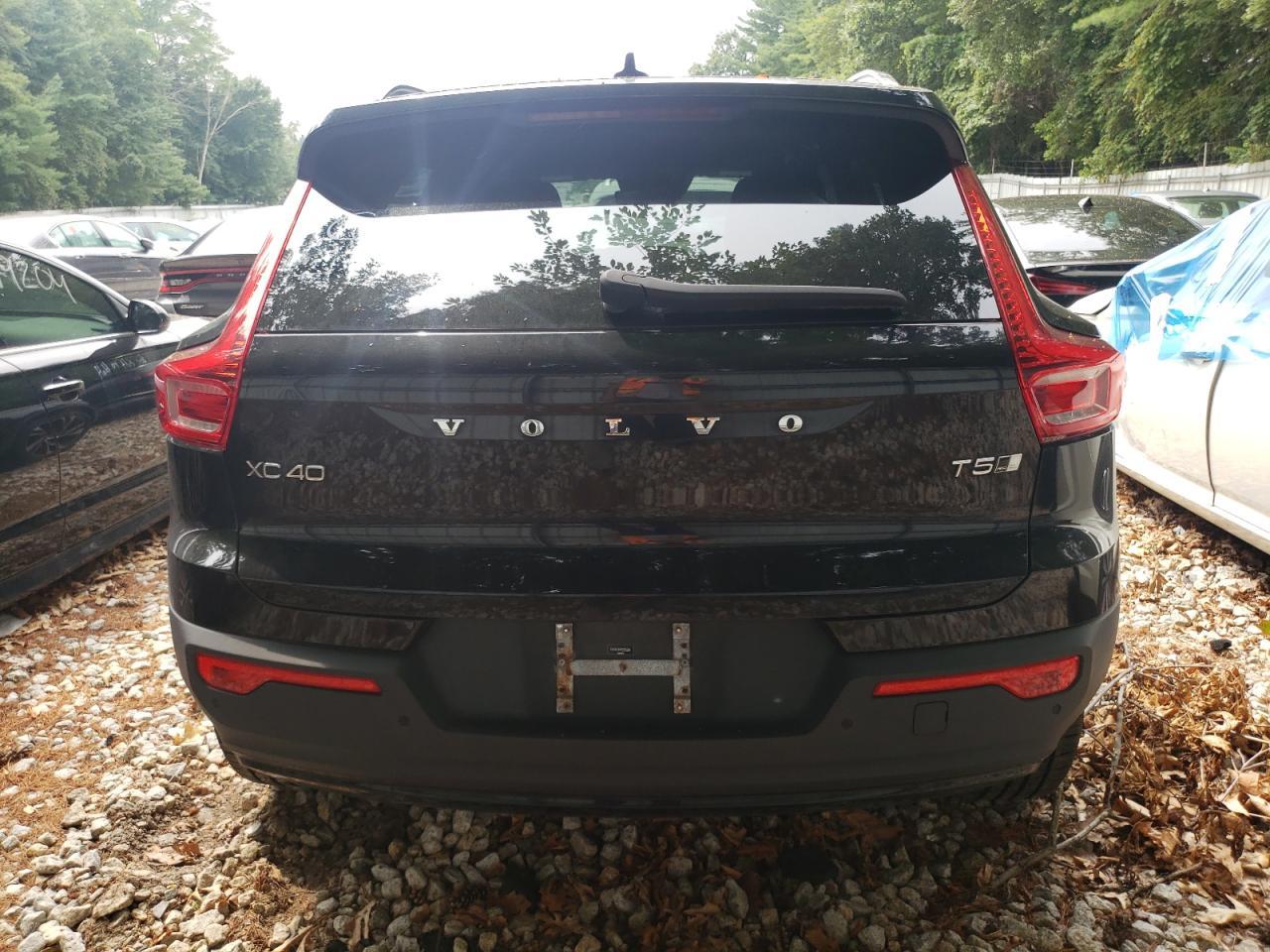 2021 Volvo Xc40 T5 R-Design - Image 6