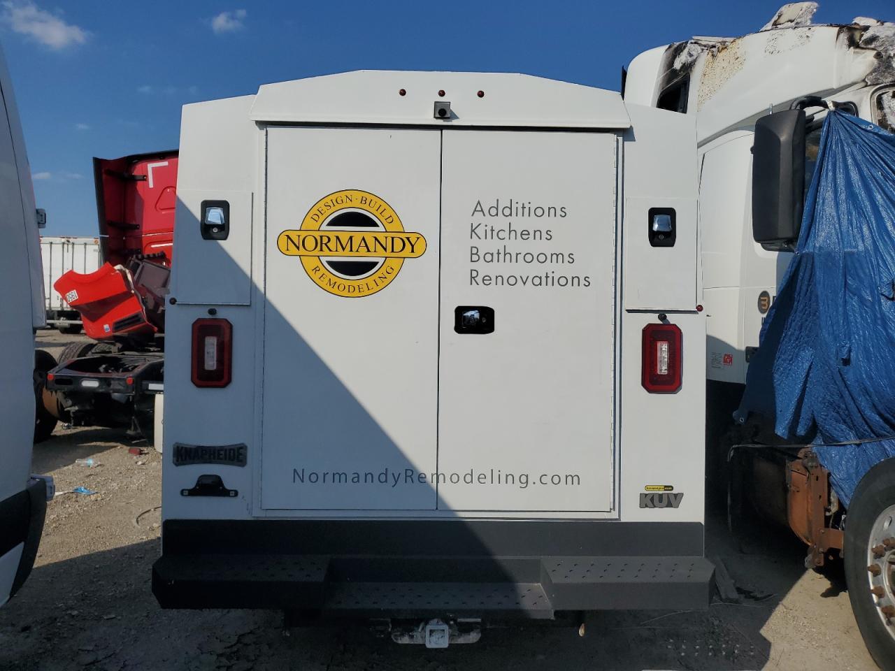 2023 Ford Econoline E350 Super Duty Cutaway Van - Фото 6