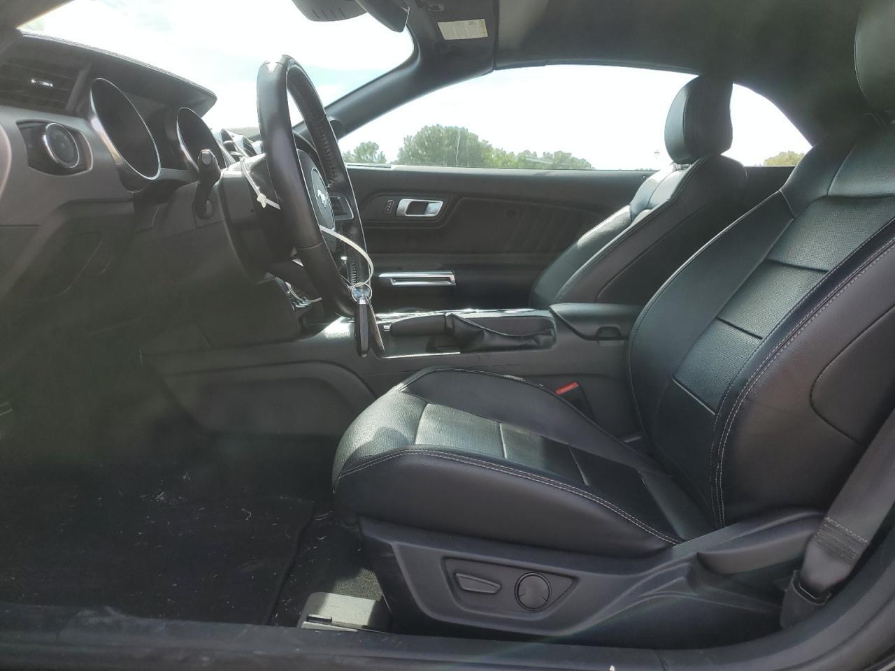 2022 Ford Mustang - Image 7