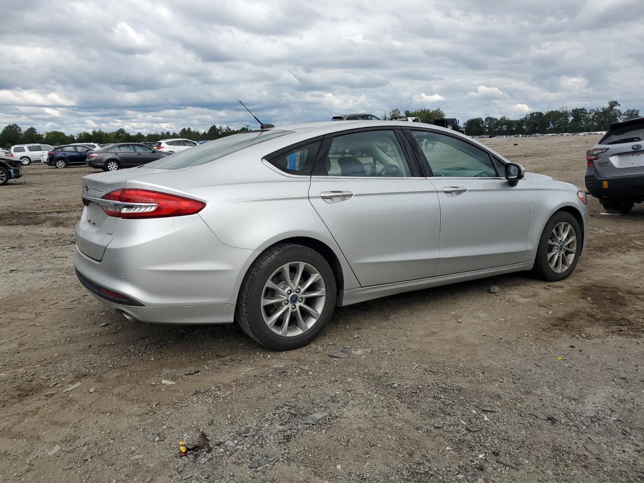 2017 Ford Fusion Se - Фото 3