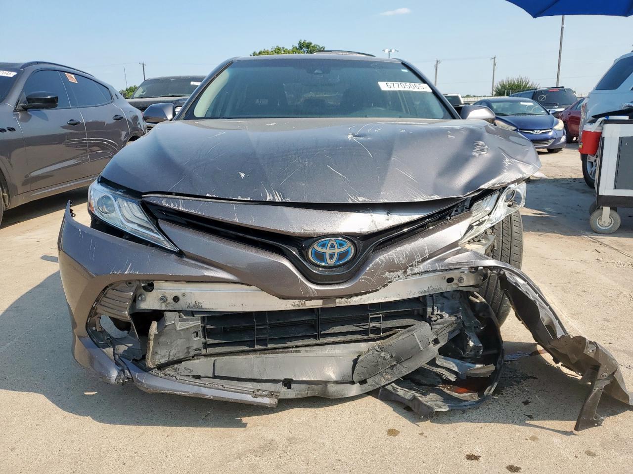 2019 Toyota Camry Hybrid - Image 5