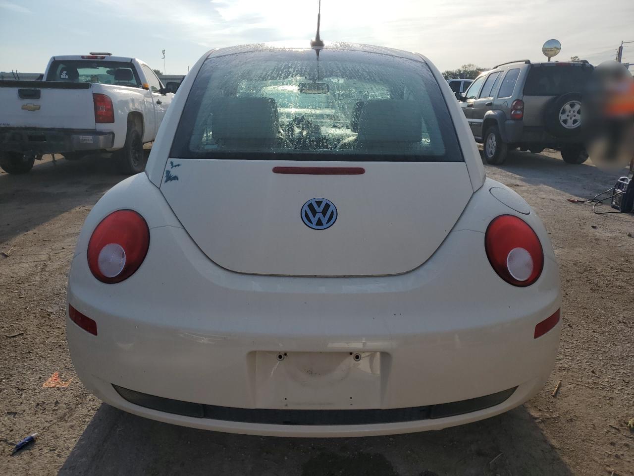 2009 Volkswagen New Beetle S - Фото 6