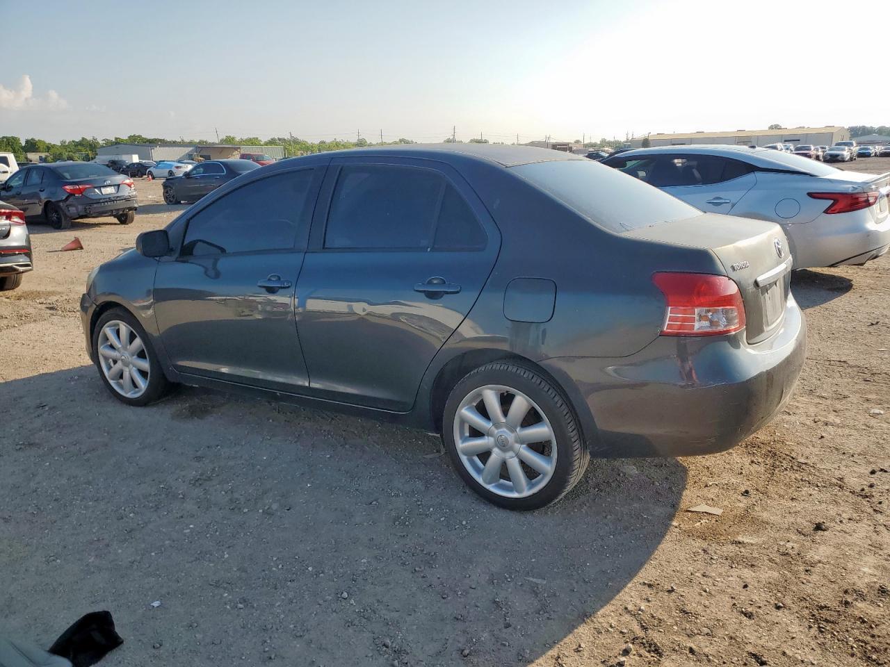 2007 Toyota Yaris - Фото 2