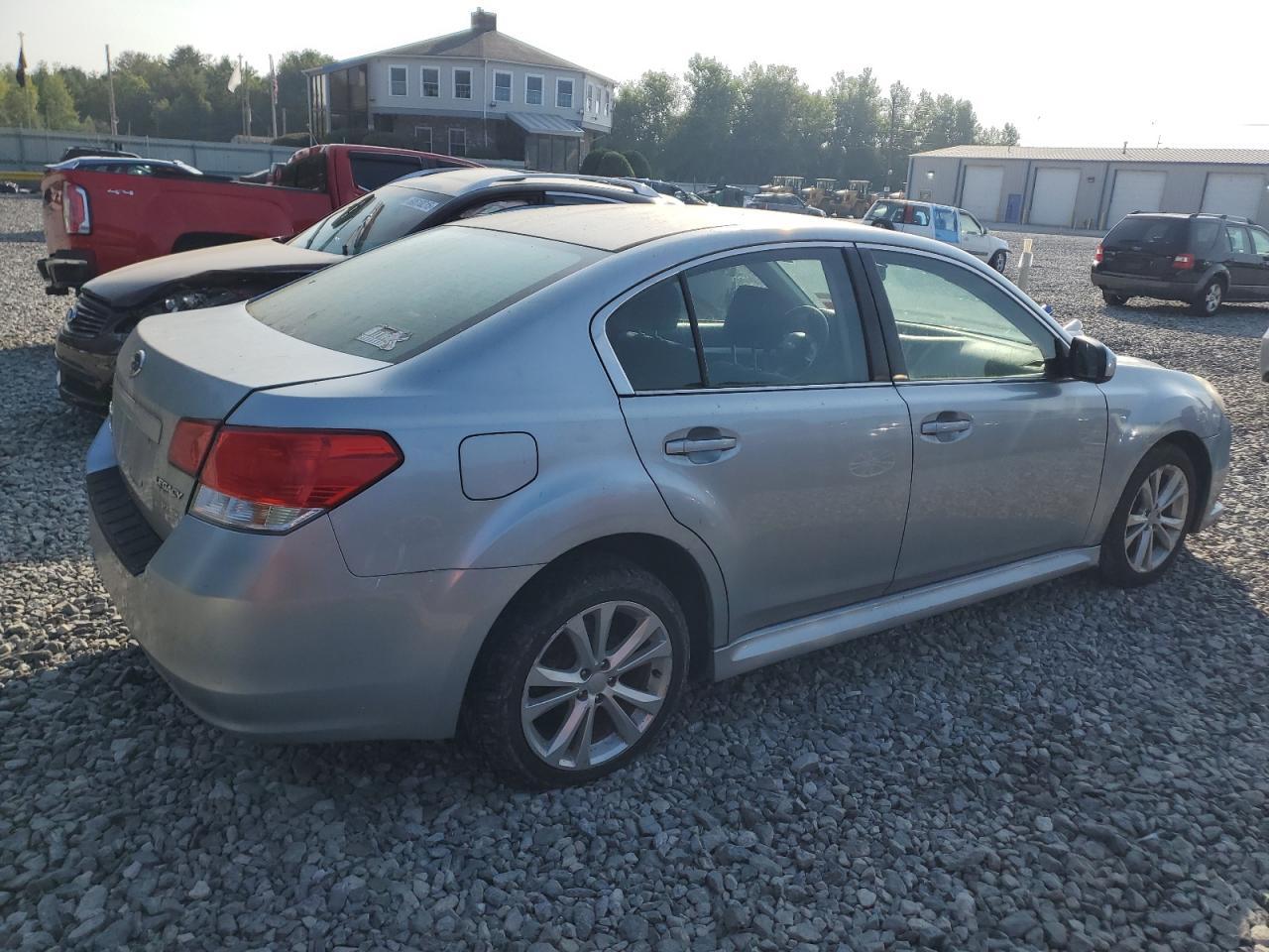 2013 Subaru Legacy 2.5I Premium - Image 3