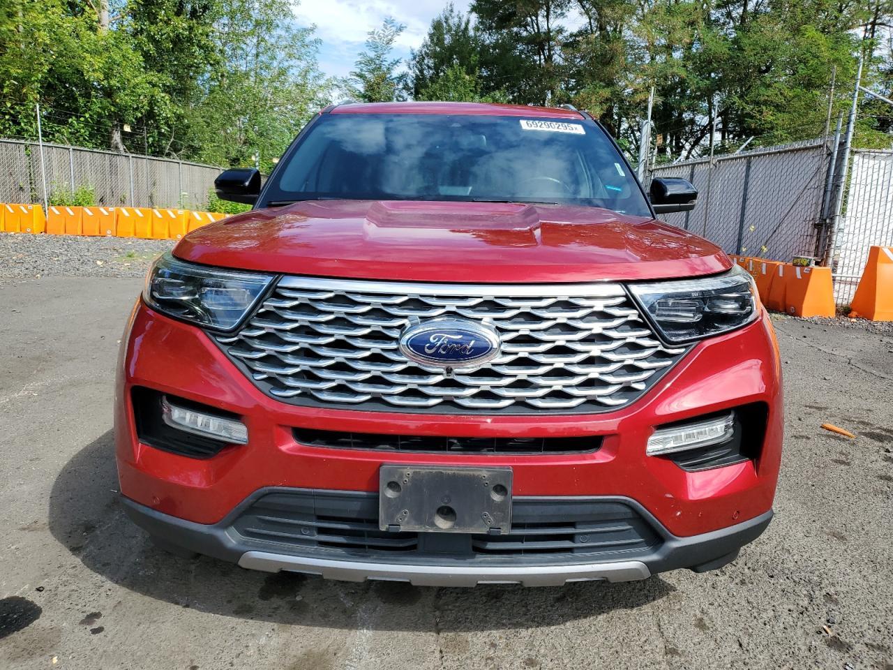 2020 Ford Explorer Platinum - Image 5