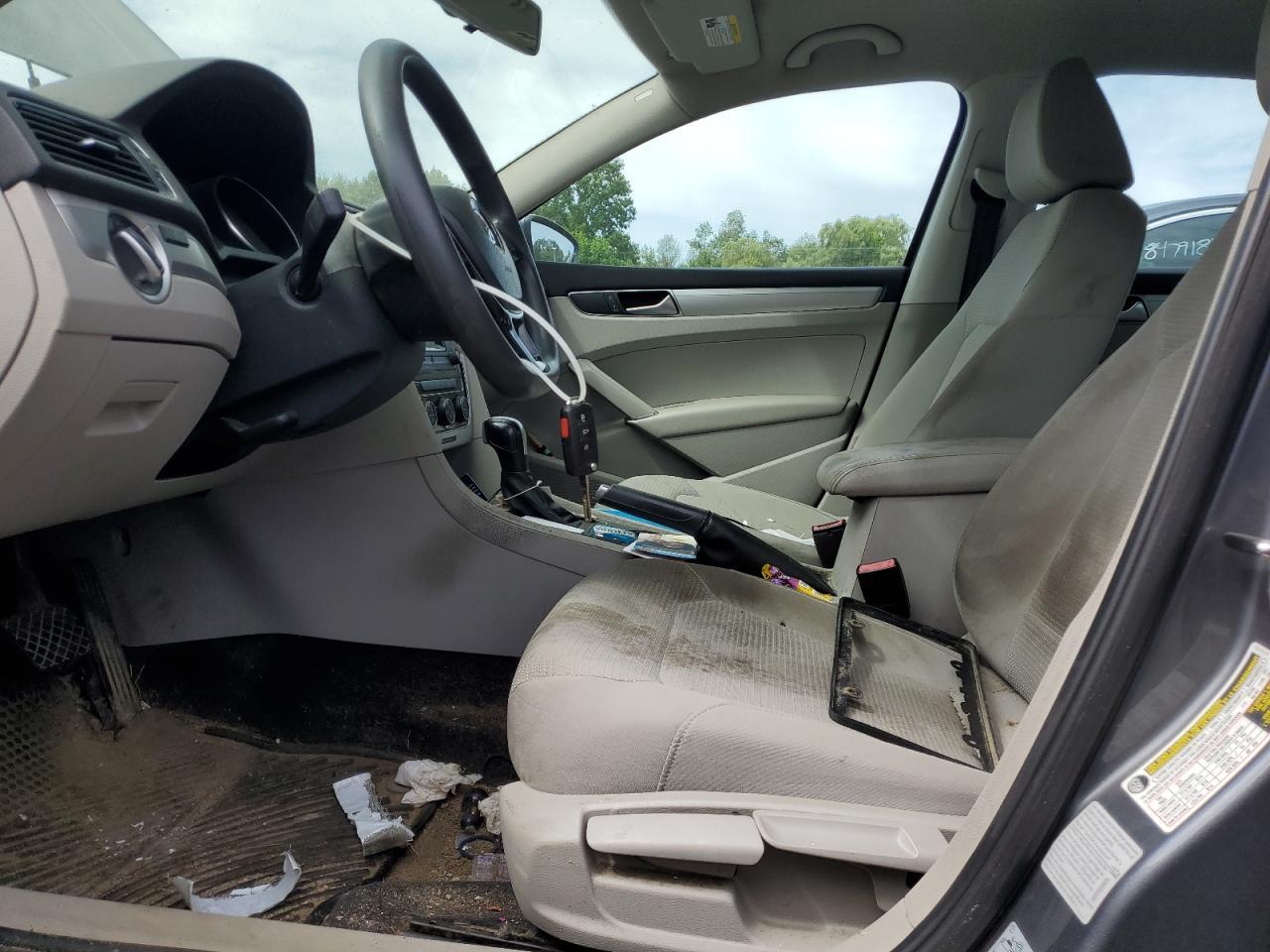 2016 Volkswagen Passat S - Image 7