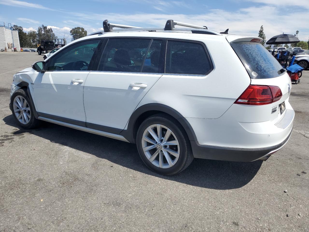 2017 Volkswagen Golf Alltrack S - Фото 2