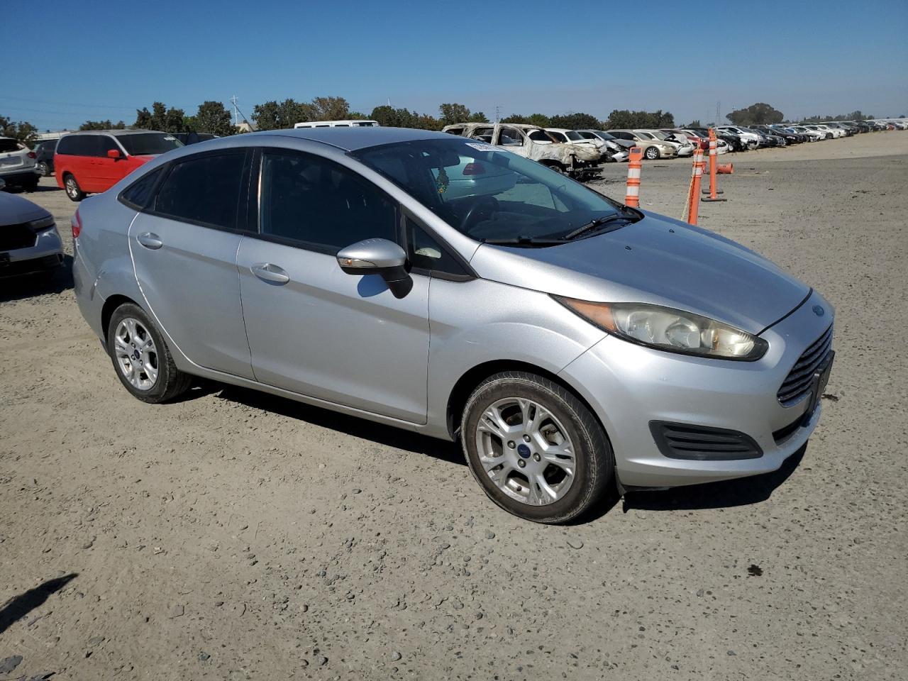 2014 Ford Fiesta Se - Фото 4