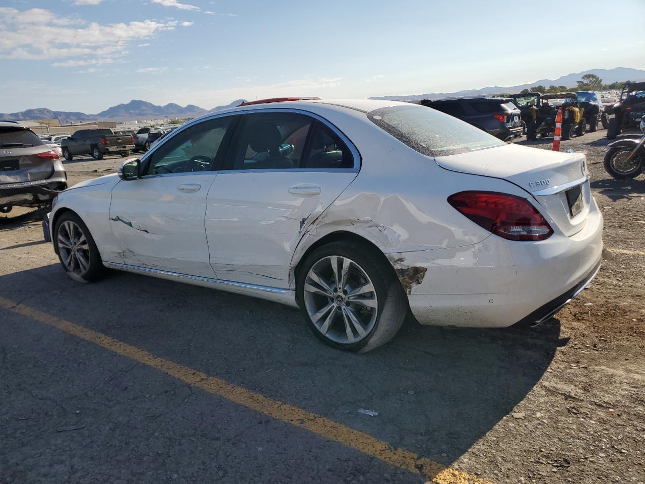 2017 Mercedes-Benz C 300 - Фото 2