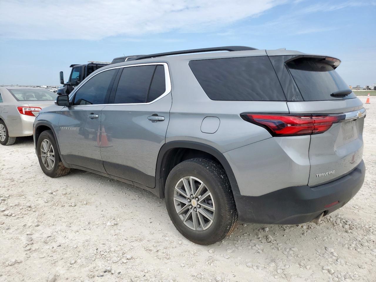 2023 Chevrolet Traverse Lt - Фото 2
