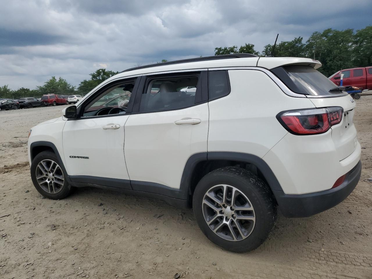 2019 Jeep Compass Latitude - Image 2