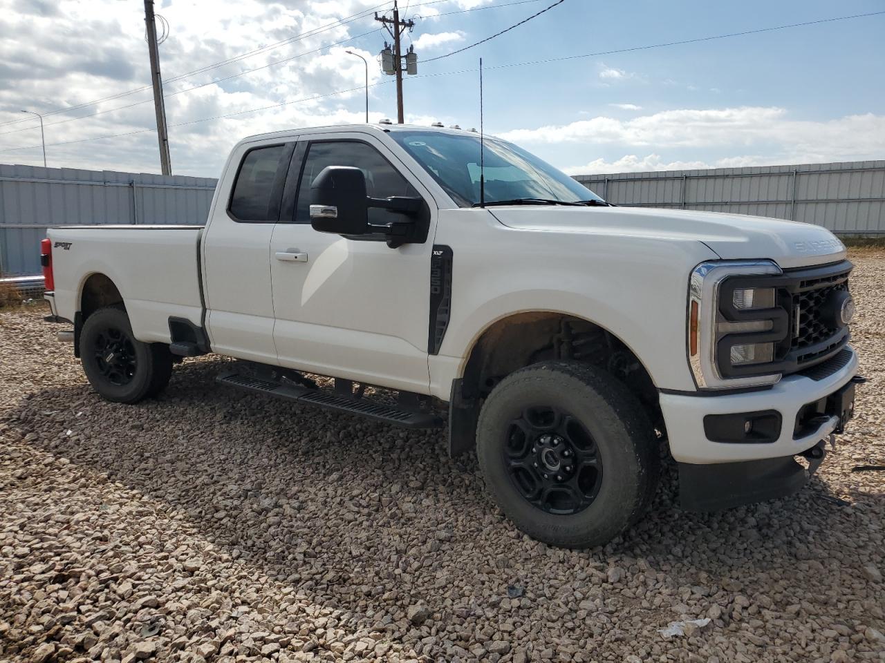 2024 Ford F350 Super Duty - Image 4