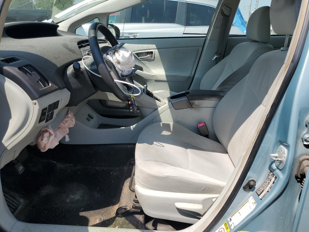 2013 Toyota Prius - Image 7