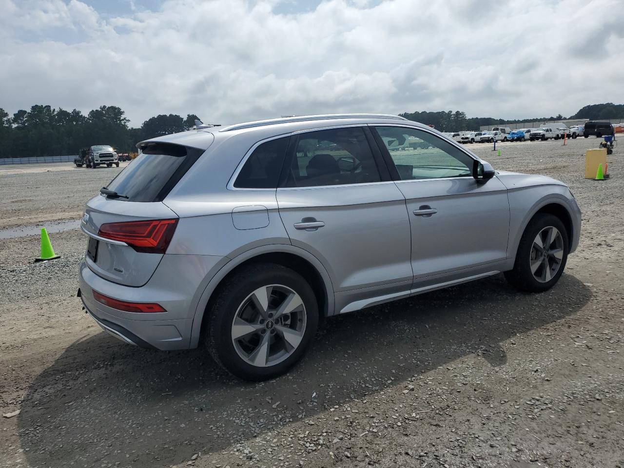 2022 Audi Q5 Premium Plus 40 - Фото 3