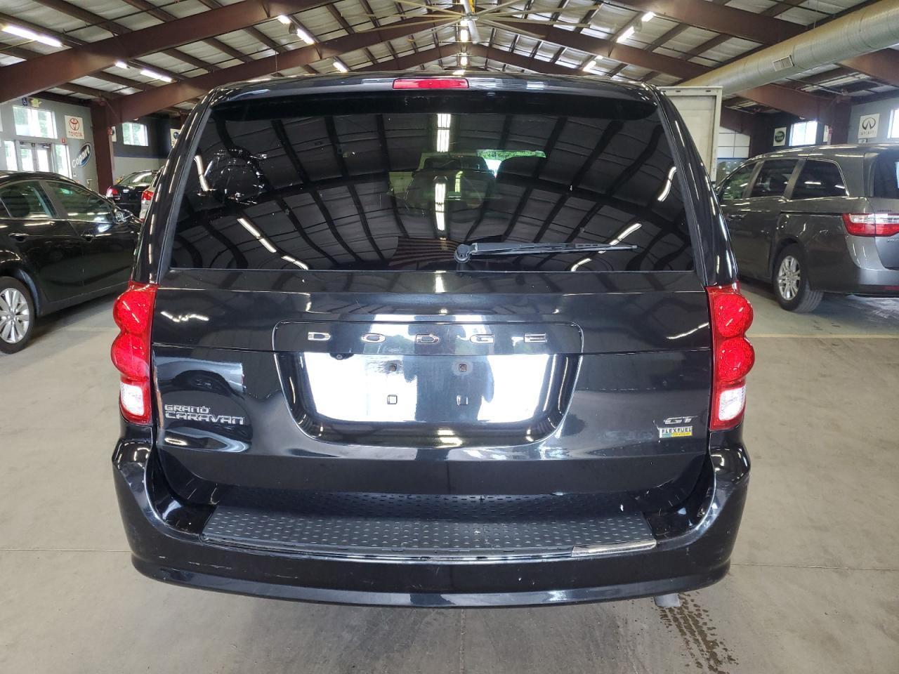 2017 Dodge Grand Caravan Gt - Image 6