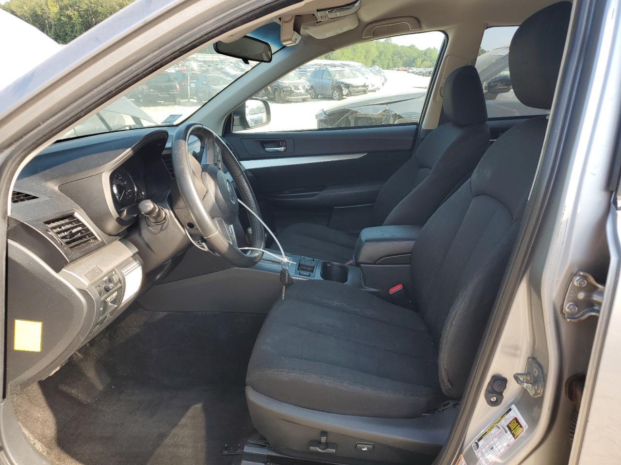 2010 Subaru Outback 2.5I Premium - Фото 7