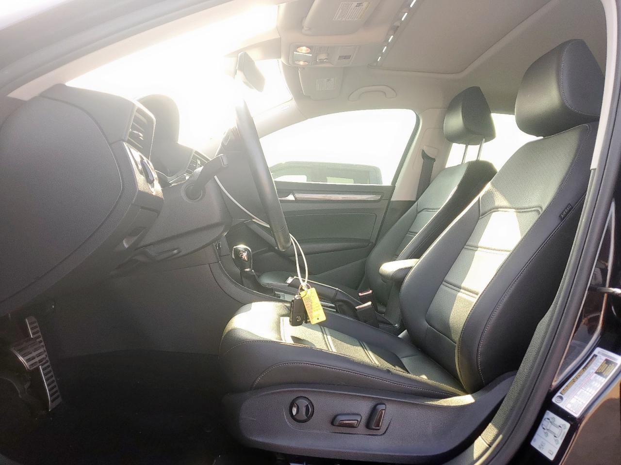 2020 Volkswagen Passat R-Line - Image 7