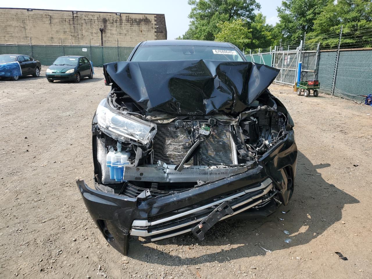 2019 Toyota Highlander Le - Фото 5