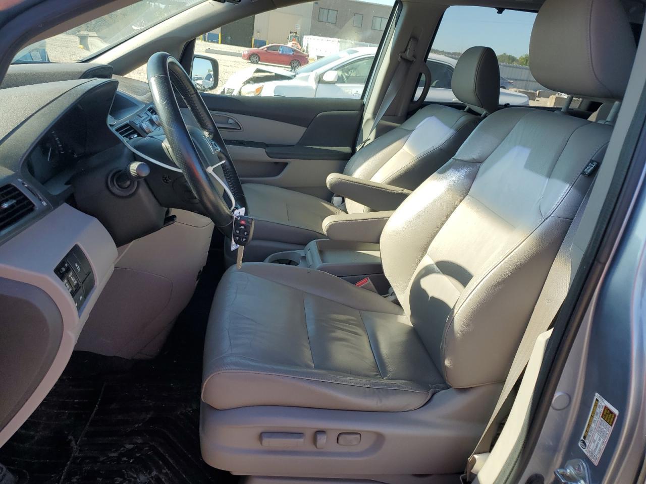2011 Honda Odyssey Touring - Фото 7