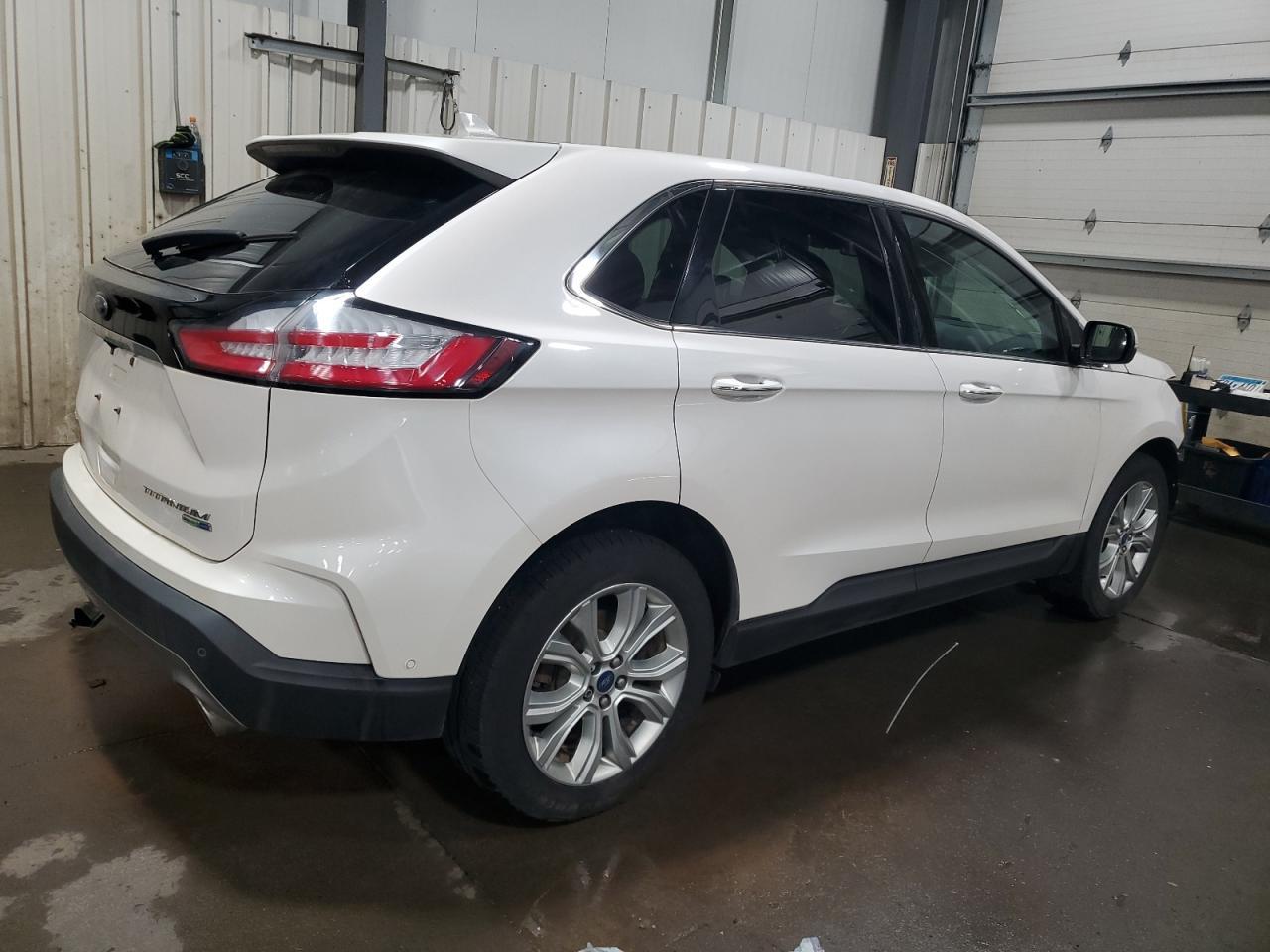 2019 Ford Edge Titanium - Фото 3