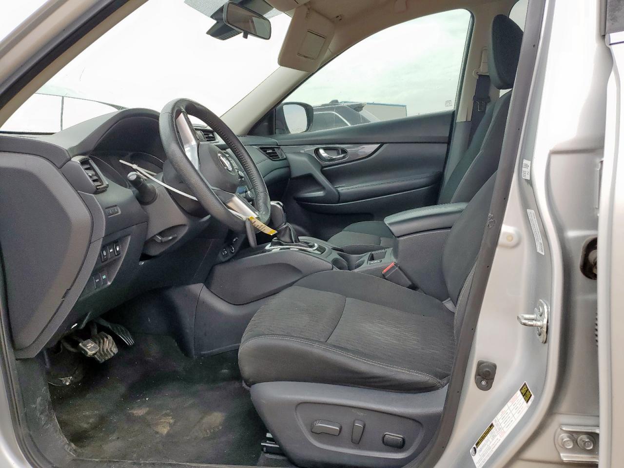 2019 Nissan Rogue S - Image 7