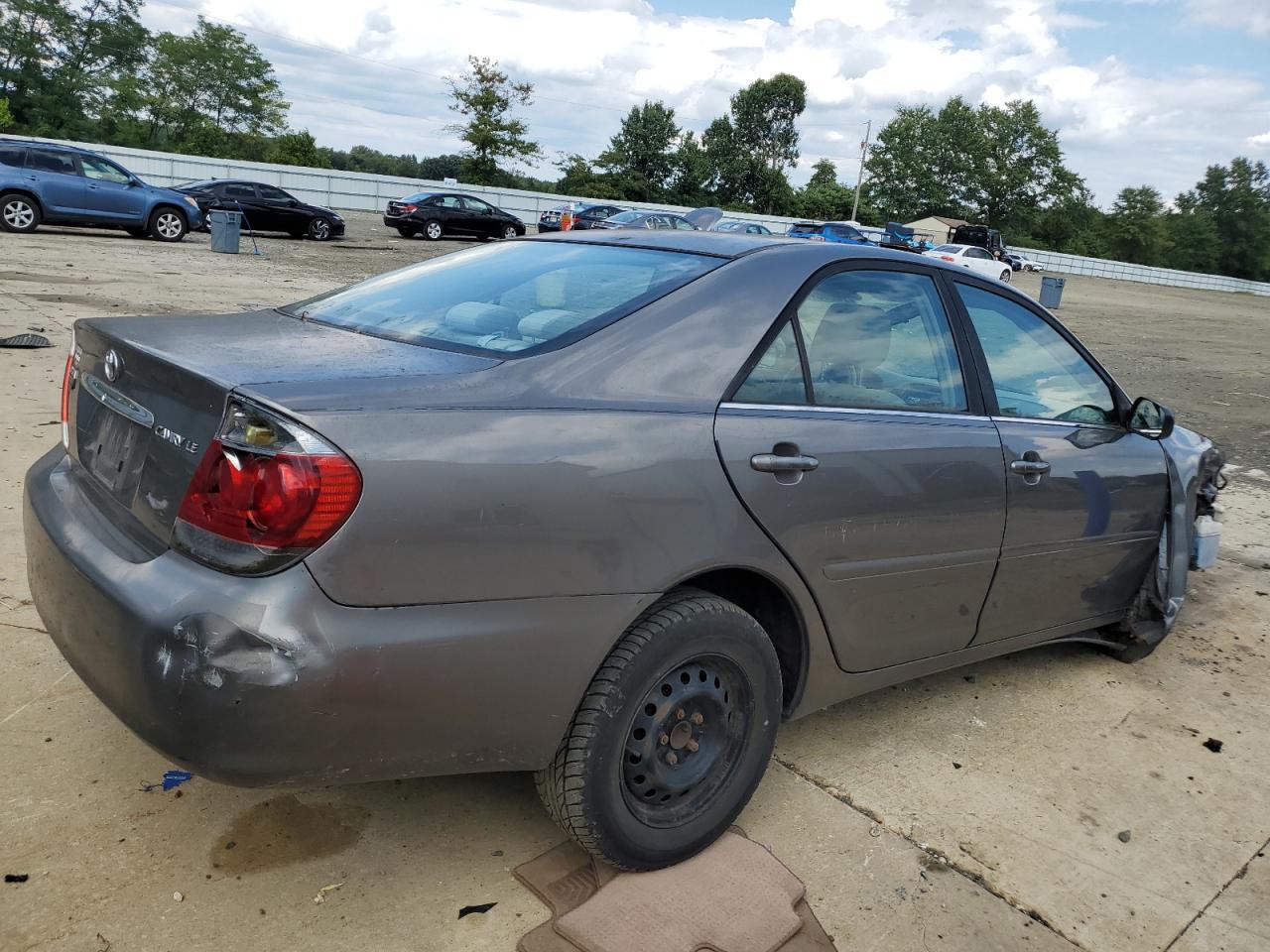 2005 Toyota Camry Le - Image 3