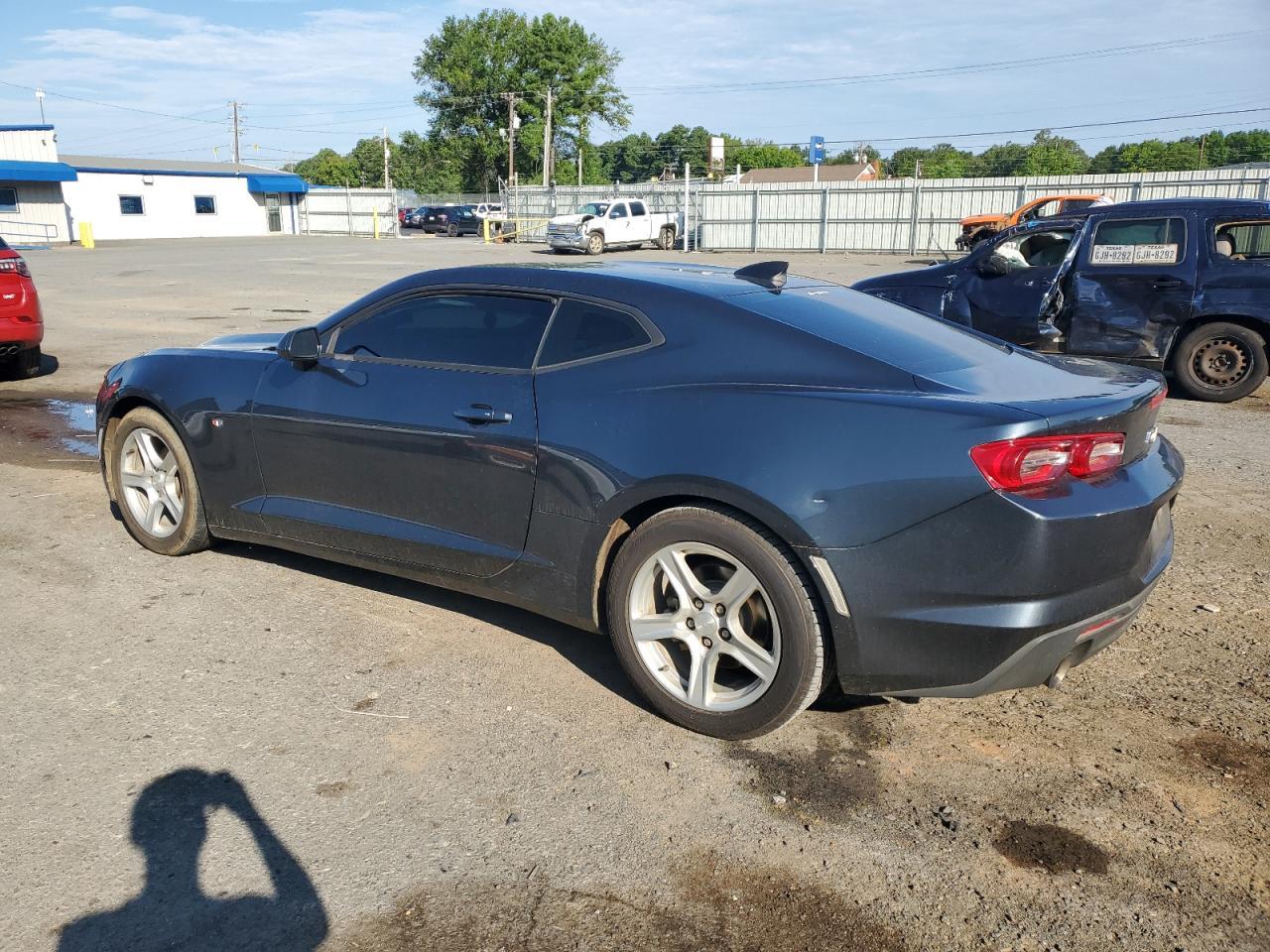 2021 Chevrolet Camaro Ls - Фото 2
