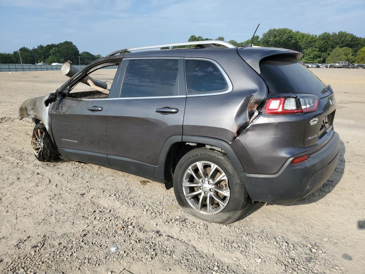 2020 Jeep Cherokee Latitude Plus - Image 2