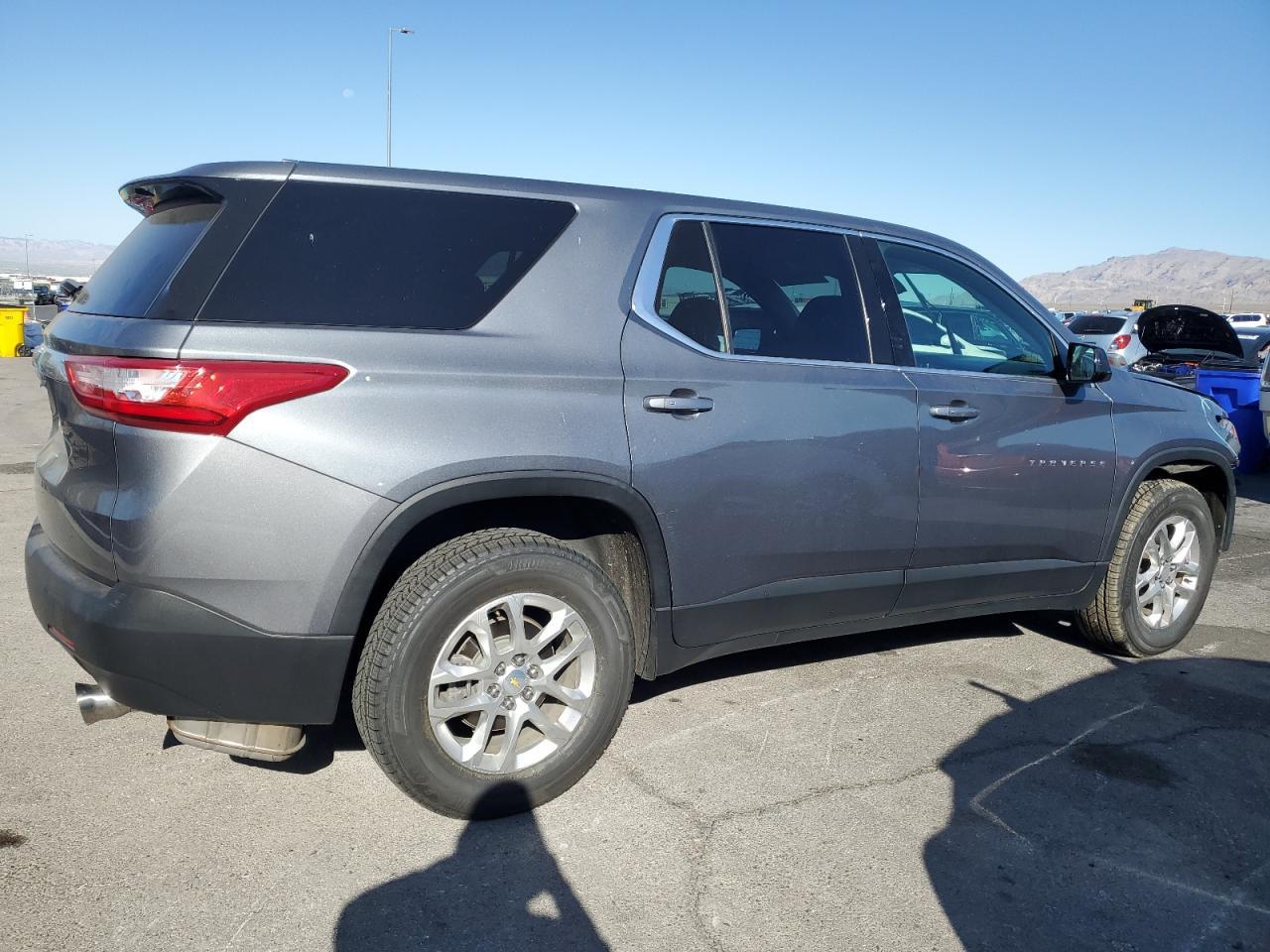 2020 Chevrolet Traverse Ls - Image 3