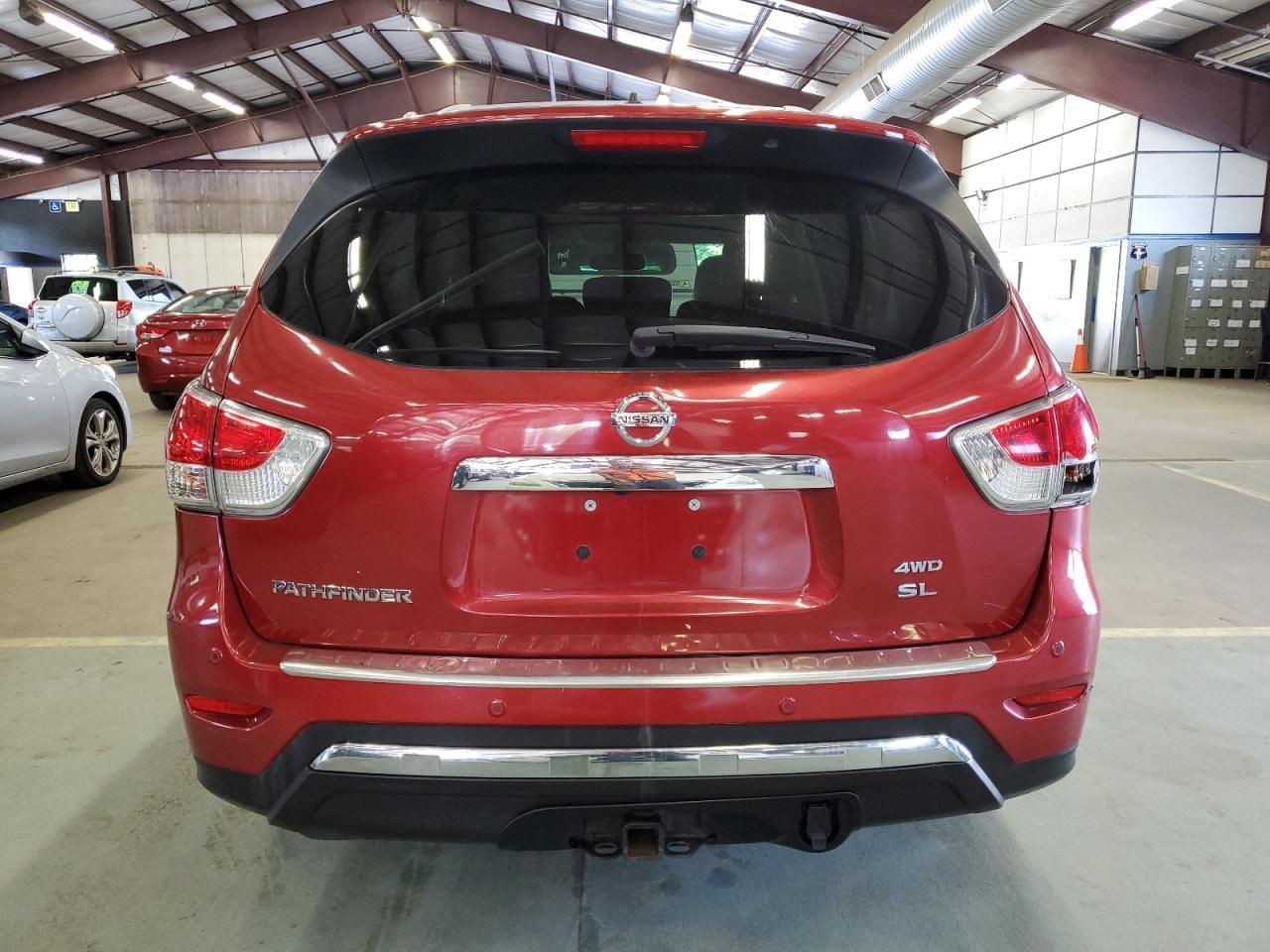 2014 Nissan Pathfinder S - Image 6
