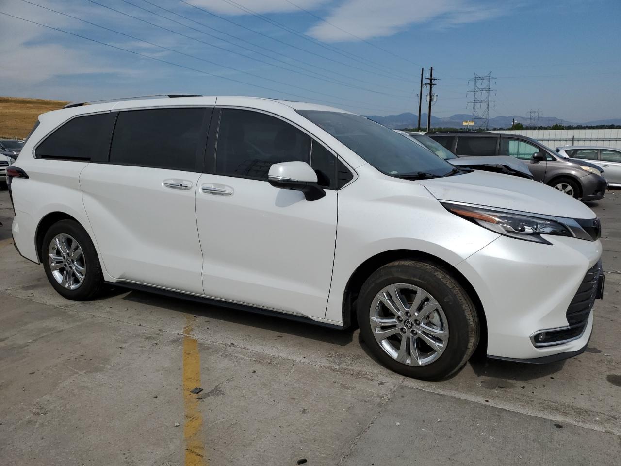 2023 Toyota Sienna Limited - Image 4